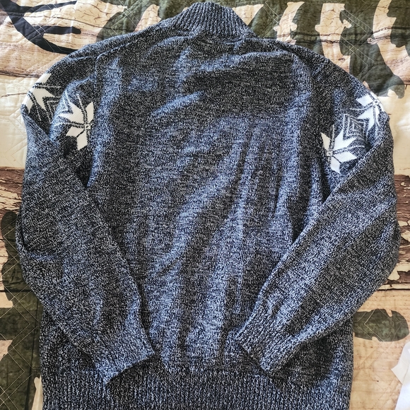 Men's Gray Patterned Sweater - Picture 3 of 5